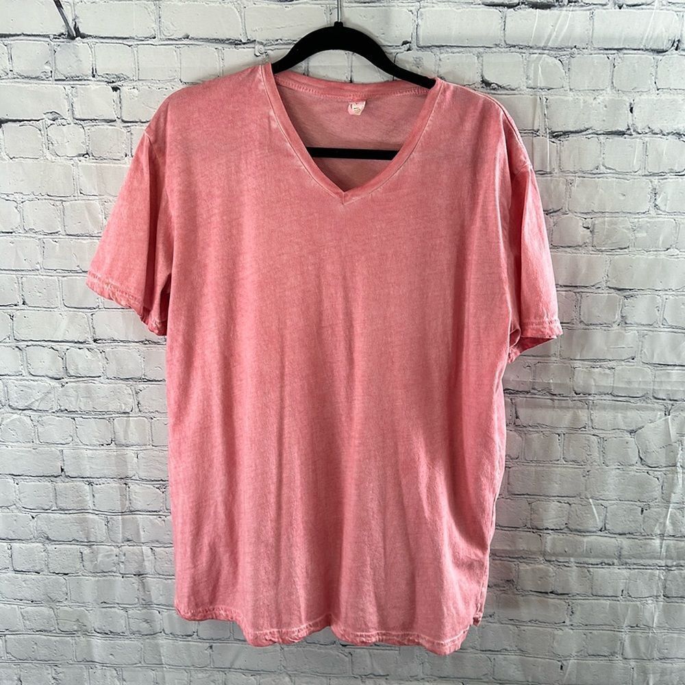 🌸✨ Men’s V-Neck Envy Shirt - Size 2XL - Short Sleeve - Pink